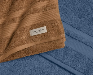 Toalha de Rosto Trussardi Lorenzi - Fio Penteado - Gramatura: 560g/m²